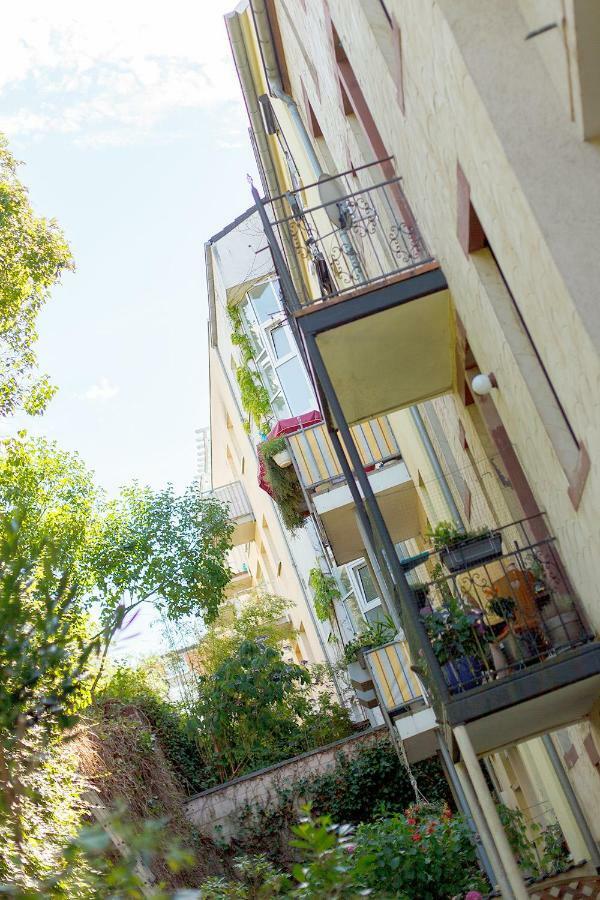 Charming Charlotte Apartment *
